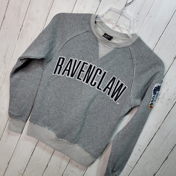 Harry Potter Universal Studios Ravenclaw Hogwarts Fleece Sweater XS Women Gray. - Picture 2 of 6
